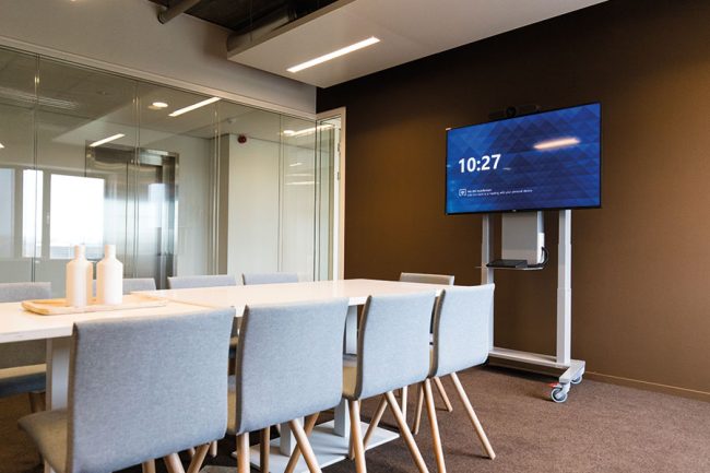 ergoxs-ergoframe-motion-dubbelzuils-mobiele-lift-tv-trolley-eff5251z-cablemanagementmodule-cmm01 ergoxs-ergoframe-motion-dubbelzuils-mobiele-lift-tv-trolley-eff5251z-cablemanagementmodule-cmm01