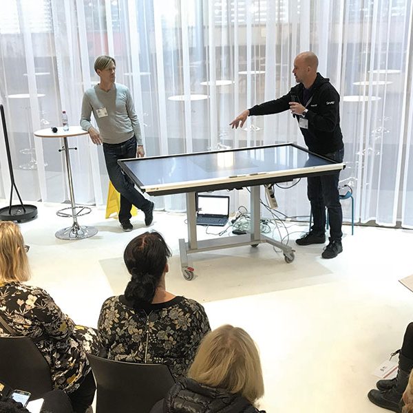 ergoxs-ergoframe-twist-select-dubbelzuils-mobiele-kanteltafel-trolley-efk6200-grijs-smartboard