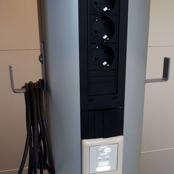ergoxs-flexline-active-lite-trolley-trs18av44-kabelhaak-hooka1-stekkerdoos-4voudig-elec042